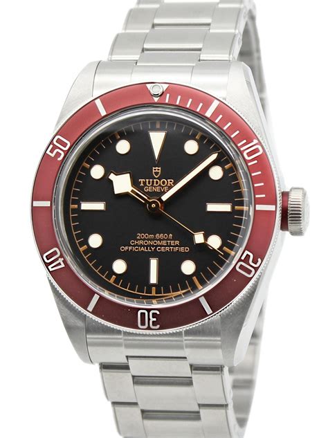 tudor burgundy bezel black bay.